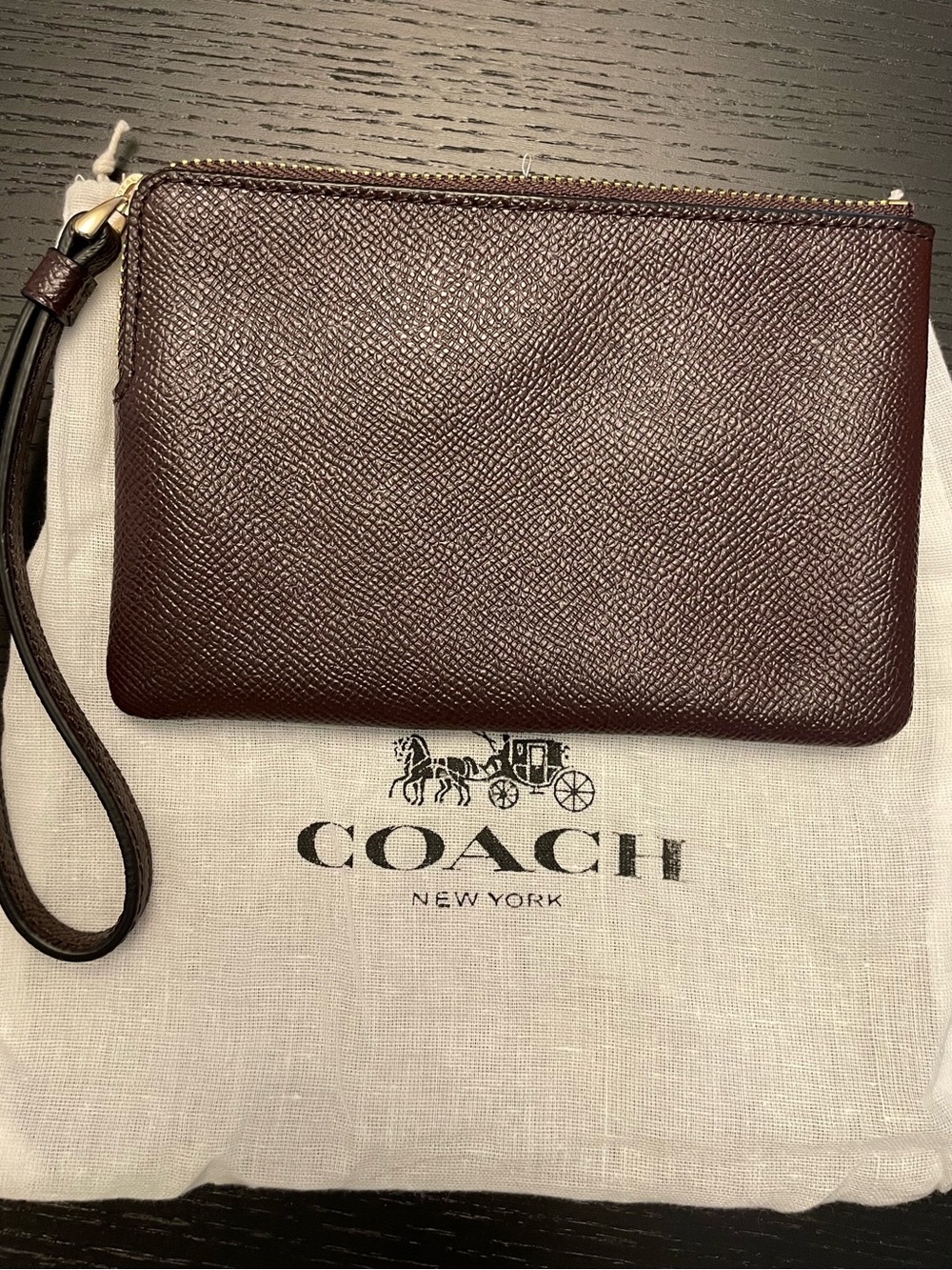 Coach Women's Corner Zip Wristlet IM/Oxblood F58032 - Picture 2 of 4